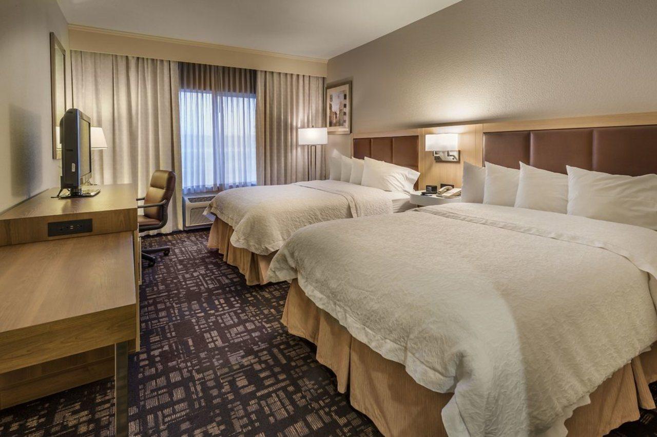 Hampton Inn & Suites Reno Exterior photo